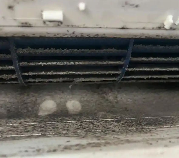 东丰空调吹的风有股烧焦味是怎么回事